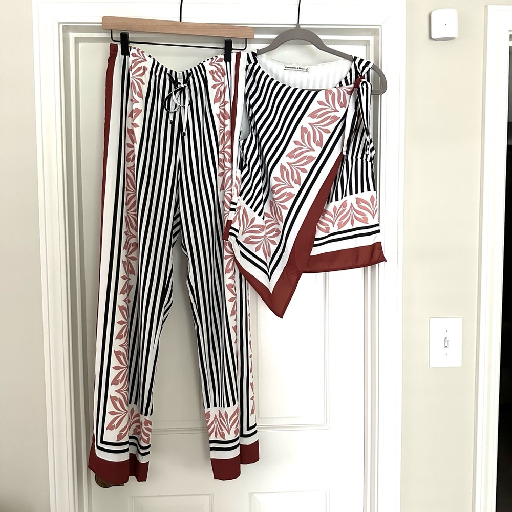 Abercrombie Drapey Wide Leg Pants & Knotted Scarf Top Matching Set - Size Small
